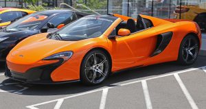 2015_McLaren_650S_Spider,_carbon_fiber_pack